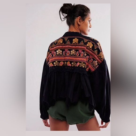 NWT $168 Free People Savanah
Bed Jacket Size Medium 🔥 - Picture 2 of 2